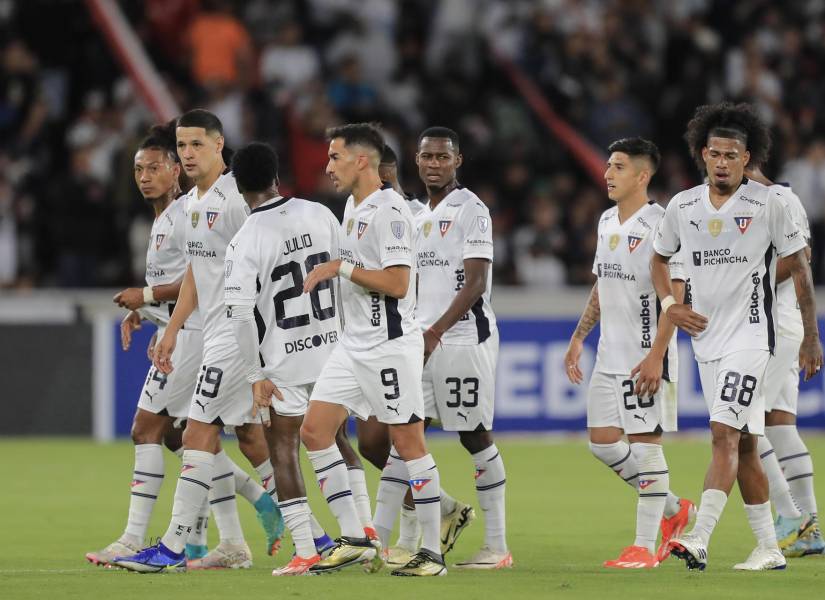 Liga de Quito ganó 3-0 a Always Ready por la ida de los playoffs de los octavos de final de la Copa Sudamericana.