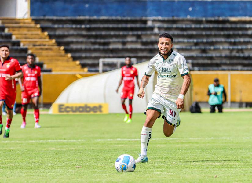 Robert Burbano fue cinco veces campeón del fútbol ecuatoriano.