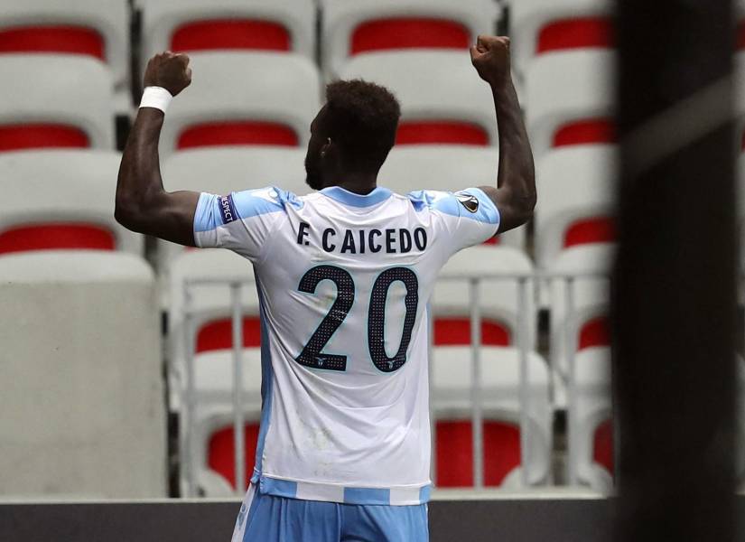 Felipe Caicedo celebra un gol con la Lazio de Italia