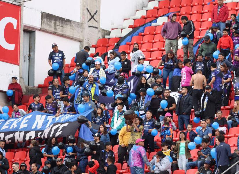 Los hinchas de Independiente del Valle fueron al Estadio Rodrigo Paz Delgado.