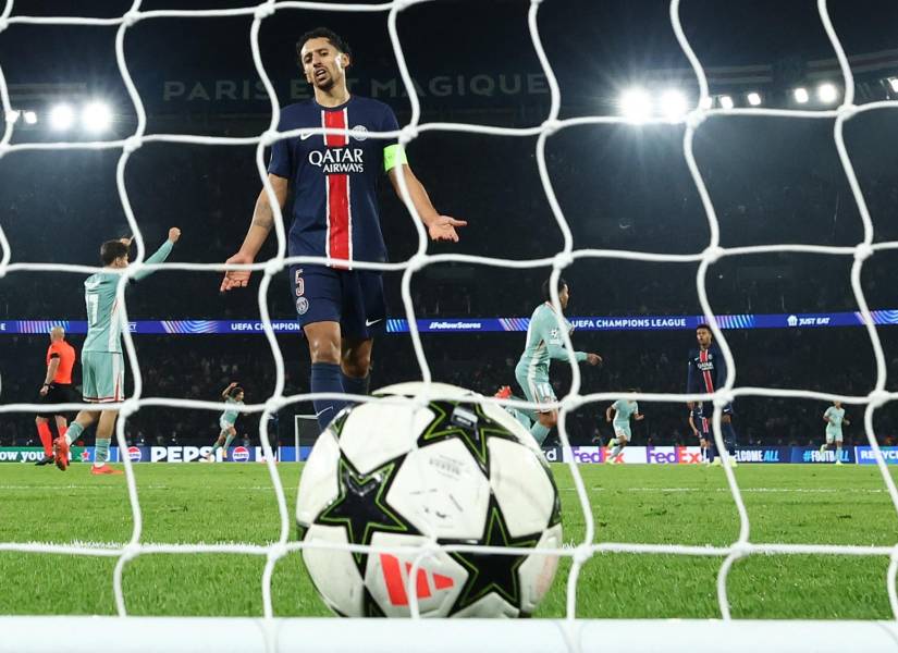 El brasileño Marquinhos se lamenta de un gol recibido por el PSG ante el Atlético de Madrid.