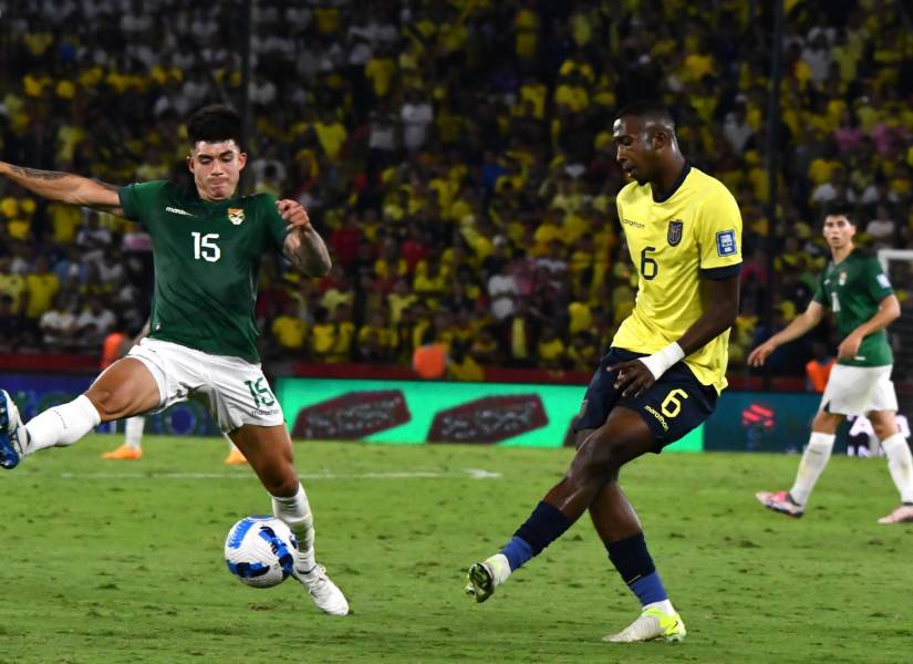 Willian Pacho, junto a Félix Torres y Piero Hincapié, son los centrales de Ecuador.