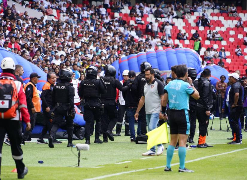 La Policía Nacional detuvo a dos personas en el encuentro de Liga de Quito vs. Orense.