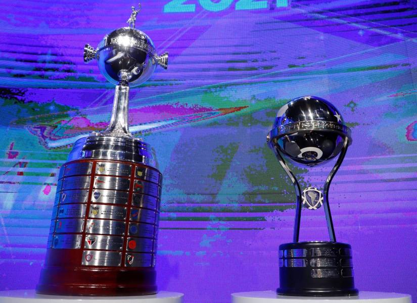 Trofeos de la Copa Libertadores y Sudamericana