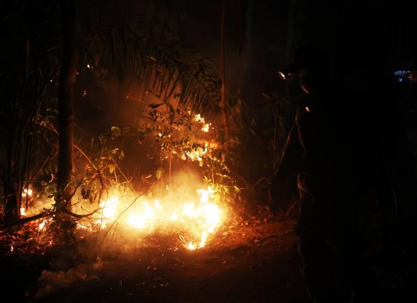 Fotografía de un incendio forestal, este sábado en San Javier (Bolivia)