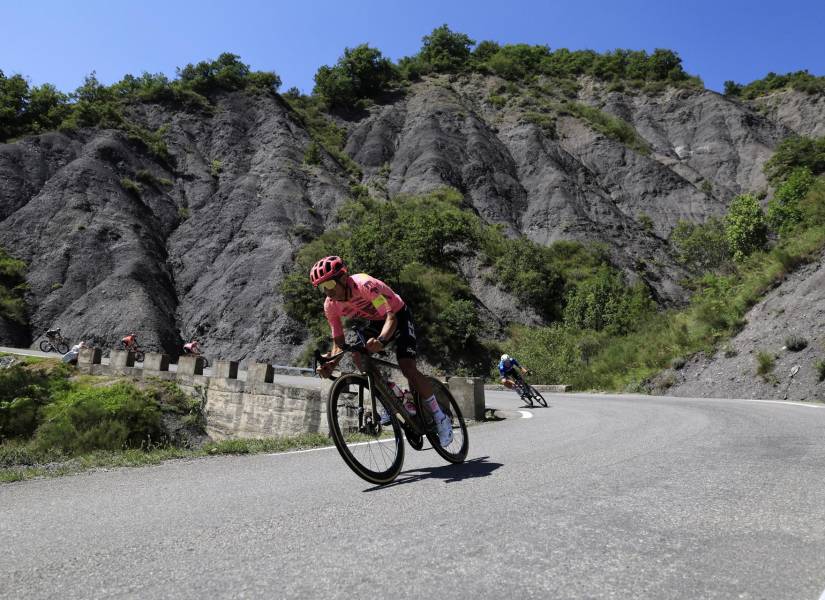 Richard Carapaz aún debe correr dos etapas en el Tour de Francia.