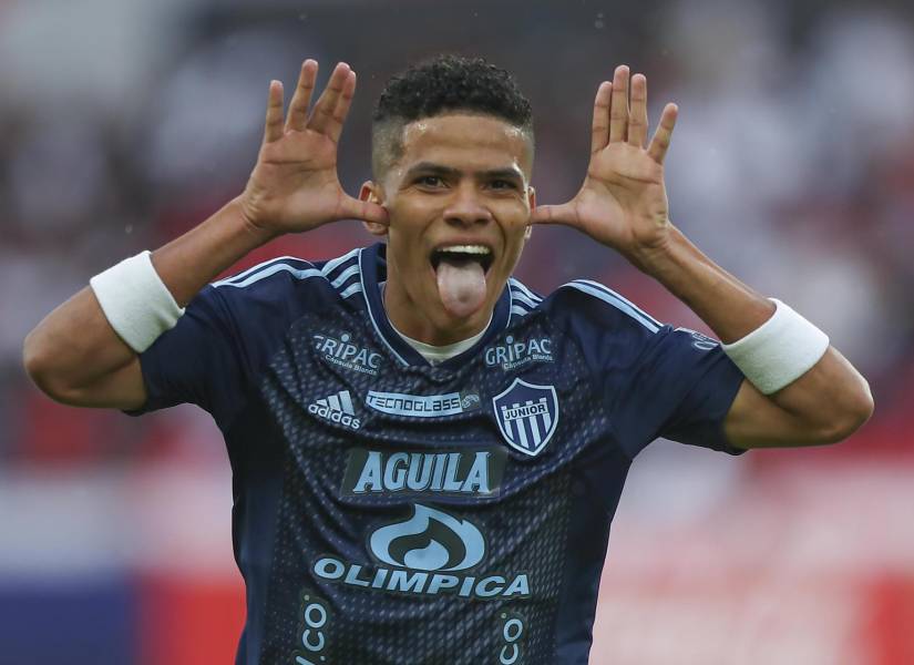 José Enamorado de Junior celebra un gol ante Liga de Quito por la Libertadores.