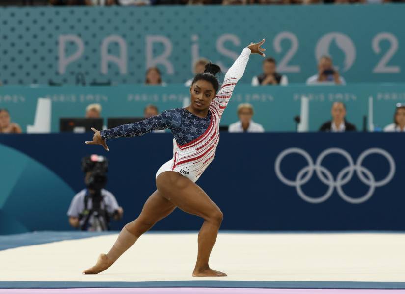 La gimnasta estadounidense Simone Biles en la prueba de los Juegos Olímpicos de París 2024.