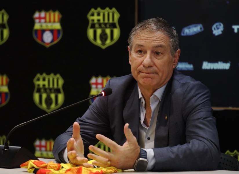 Ariel Holan fue presentado el 29 de abril de 2024 como técnico de Barcelona.