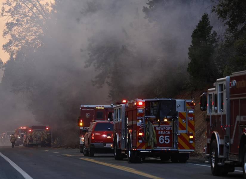 Condado de Butte (Estados Unidos), 27/07/2024.- Bomberos de todo el estado ayudan a combatir el Park Fire, que actualmente ha quemado más de 170.000 acres según el Departamento de Silvicultura y Protección contra Incendios de California (Cal Fire), en Butte Condado, California, EE.UU., 26 de julio de 2024.