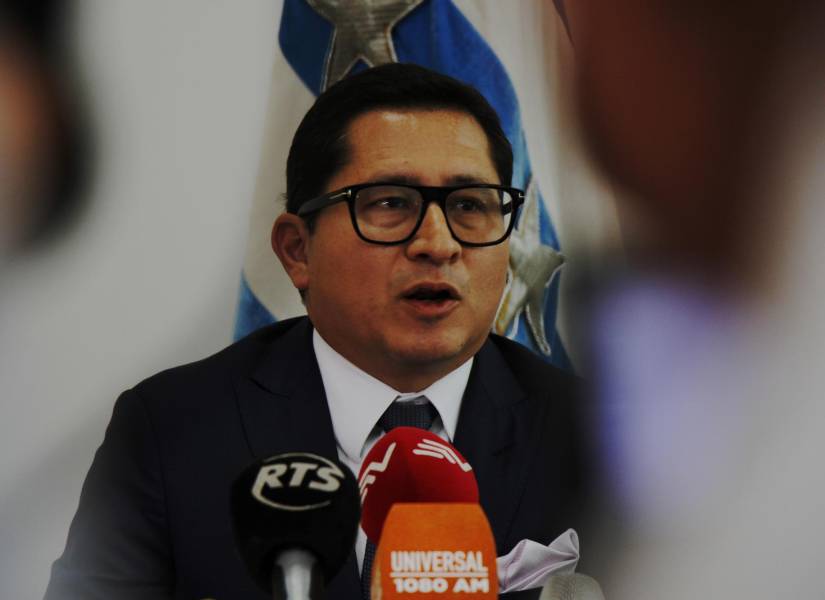Imagen de Hugo González Alarcón anunciando su renuncia como presidente de la Corte Provincial del Guayas, este 8 de marzo de 2024.