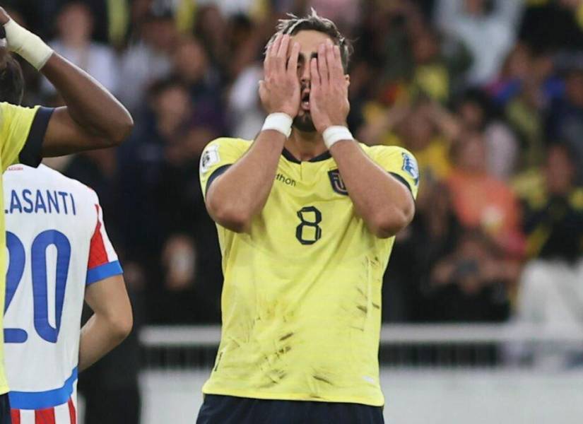 Leonardo Campana en el partido entre la selección de Ecuador contra Paraguay por las Eliminatorias Sudamericanas