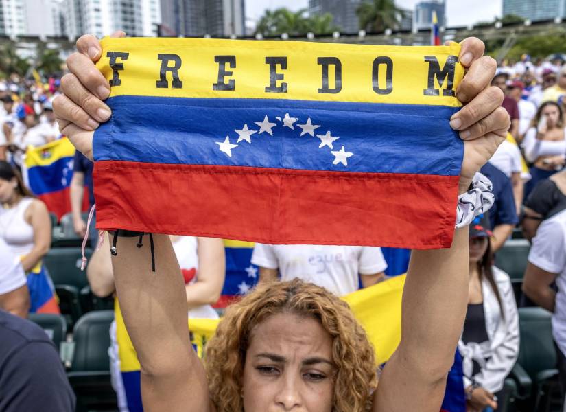 Venezolanos y residentes de Miami participan en una manifestación contra los resultados del ente electoral sobre las elecciones presidenciales de Venezuela del 28 de julio, en Miami, Florida, EE.UU., este 3 de agosto de 2024.