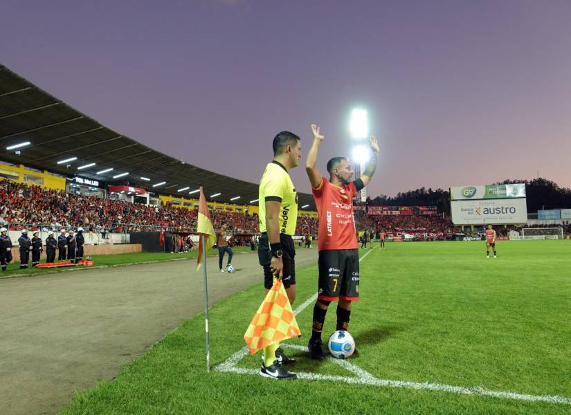 El Deportivo Cuenca presentó una oferta de dos años a Lucas Mancinelli.