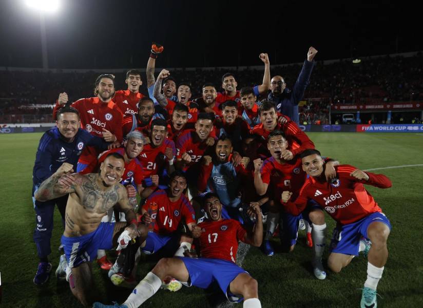 La selección de Chile celebra su victoria sobre Venezuela por las Eliminatorias