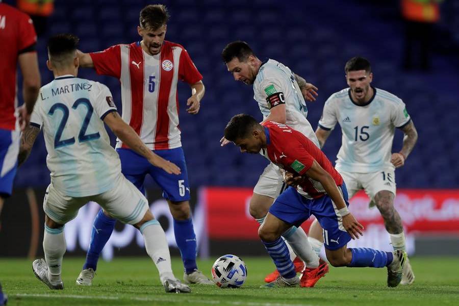 Paraguay saca empate a Argentina en la Bombonera