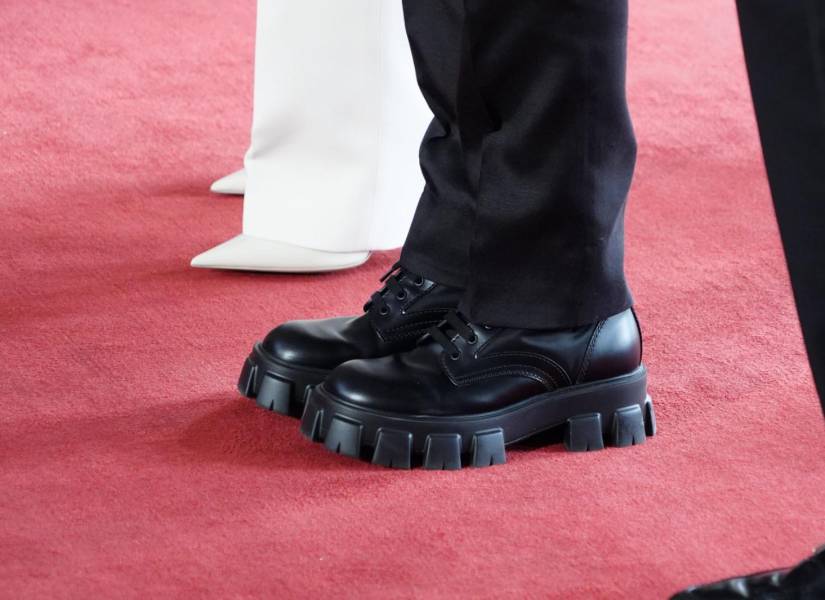 Imagen de los zapatos de Daniel Noboa en el Informe a la Nación.