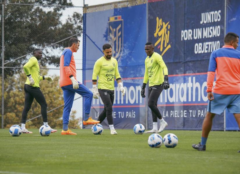 Moisés Ramírez (i), Hernán Galíndez (c) y Alexis Villa (d) fueron los arqueros que entrenaron en la selección de Ecuador.