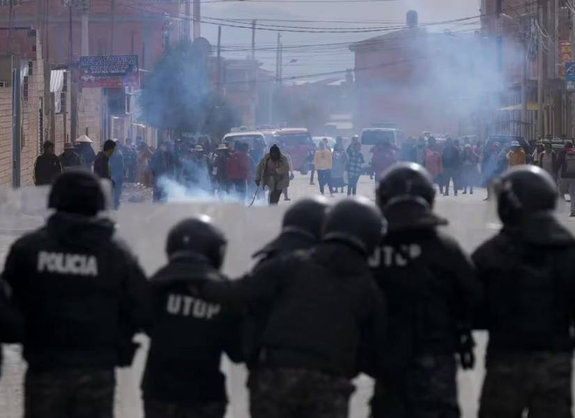 Enfrentamientos entre los dos bandos de manifestantes en Bolivia.