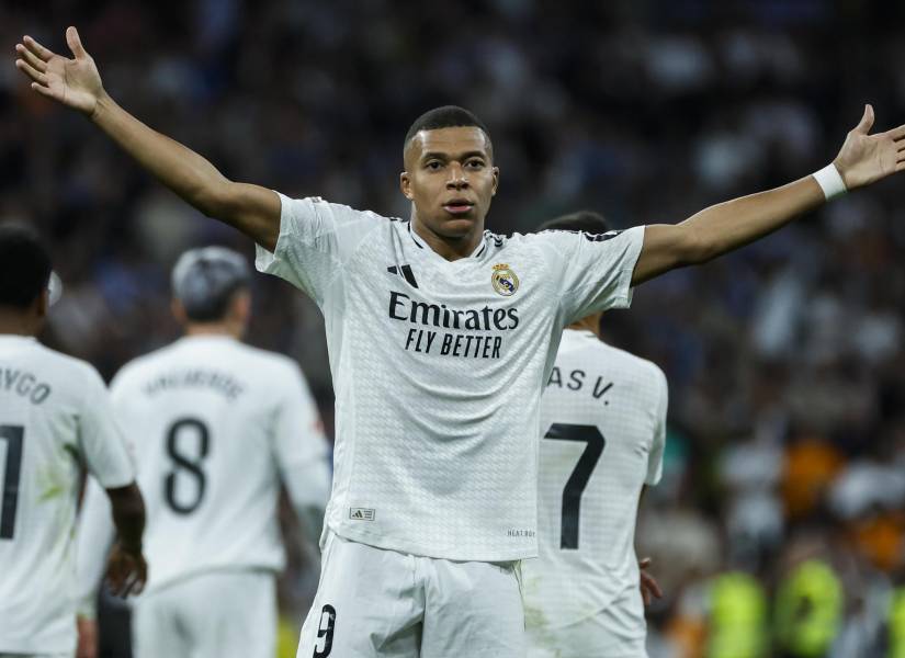 Kylian Mbappé puede jugar en la Champions League.