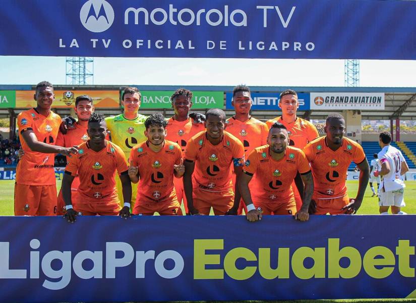 Jugadores de Libertad previo a un partido por Liga Pro