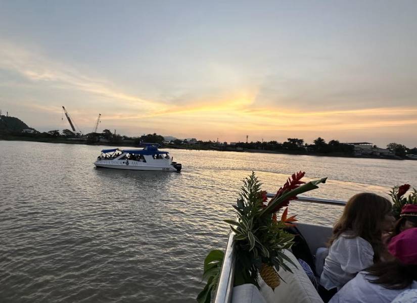 Imagen referencial de yate en el río Guayas.