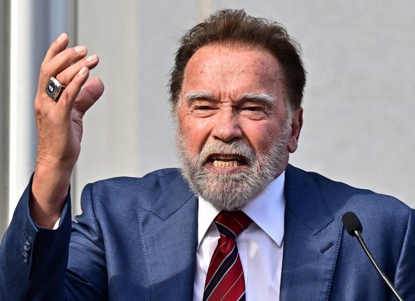 Archivo.El exgobernador de California, Arnold Schwarzenegger, habla antes de tomar juramento a Nathan Hochman como fiscal de distrito de Los Ángeles frente al Salón de Justicia de Los Ángeles el 3 de diciembre de 2024. Frederic J. BROWN / AFP