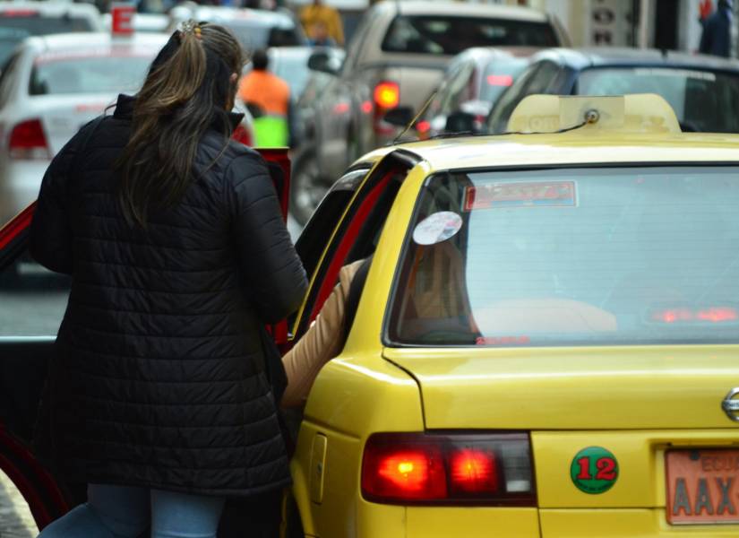 Servicio de taxis en Cuenca, Azuay.