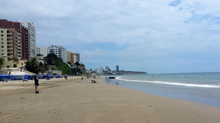 Playas de Manabí se alistan para su reapertura este miércoles