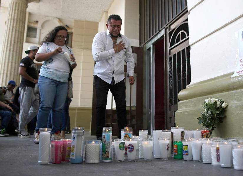 Altar en memoria del alcalde de Chilpancingo, Alejandro Arcos Catalán, asesinado el pasado domingo en el estado de Guerrero (México).