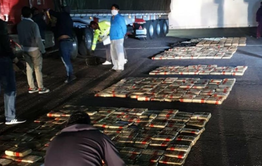 Decomisan más de una tonelada de droga en Quito