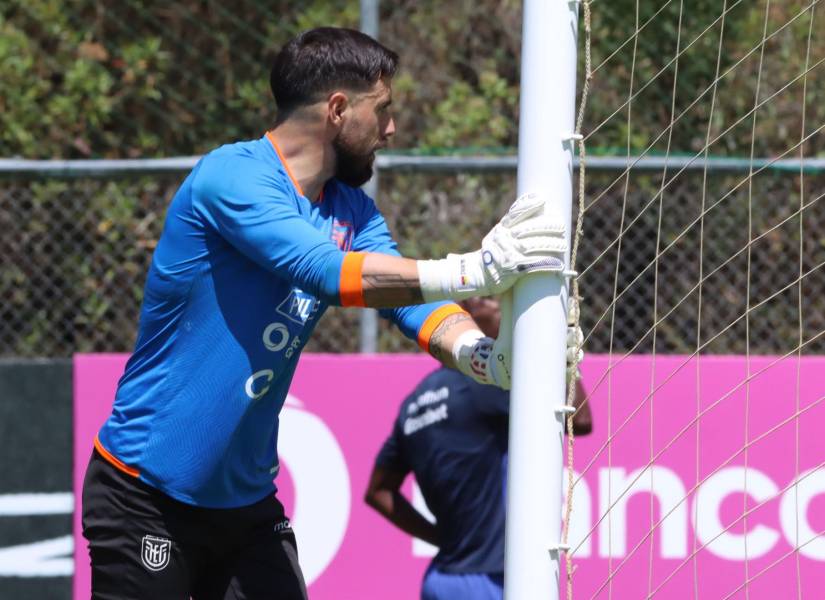 Hernán Galíndez entrenando con la selección ecuatoriana.