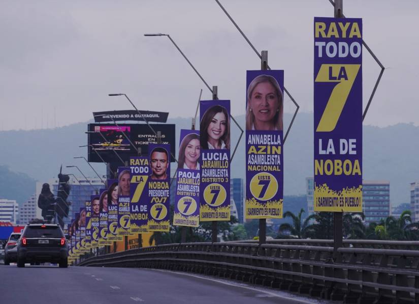 Así luce el Puente de la Unidad Nacional, que conecta Guayaquil con Samborondón y Durán.