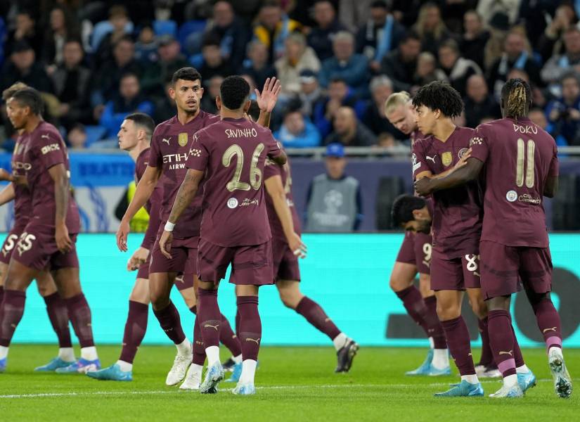 Los jugadores del City celebran un gol durante el partido de la segunda jornada de la UEFA Champions League que han jugado Slovan Bratislava y Manchester City en Bratislava, Eslovaquia.