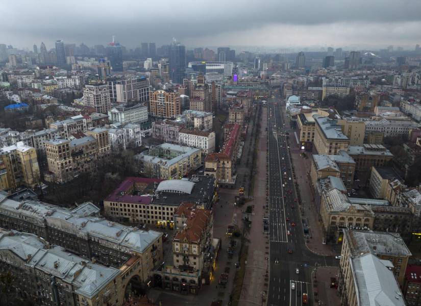 Una vista de la ciudad de Kiev, Ucrania, el jueves 24 de febrero de 2022. (AP Foto/Emilio Morenatti)
