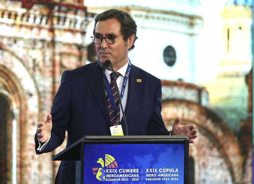 El presidente de la Confederación Española de Organizaciones Empresariales (CEOE), Antonio Garamendi, habla durante la Cumbre Iberoamericana en Cuenca.