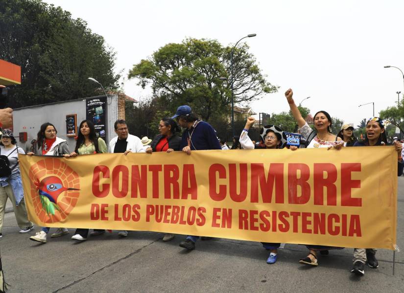 Manifestantes recorrieron las calles de Cuenca este jueves 14 de noviembre.