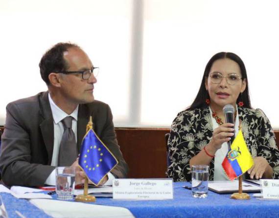 Representantes del Consejo Nacional Electoral se reunieron con un grupo de delegados de la Unión Europea.