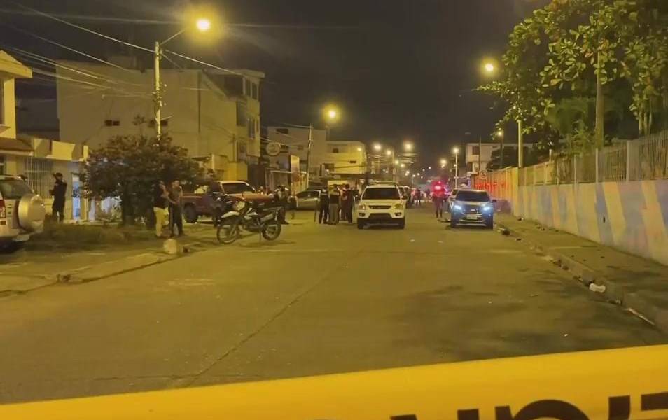 Un policía y una mujer fueron asesinados durante balacera en Machala