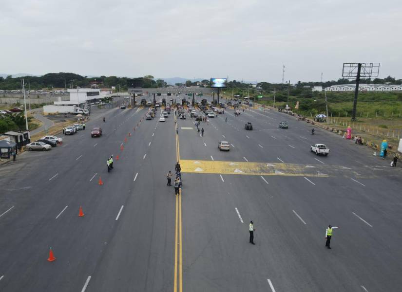 Imagen de la carretera Guayaquil-Salinas, a la altura del peaje de Chongón.