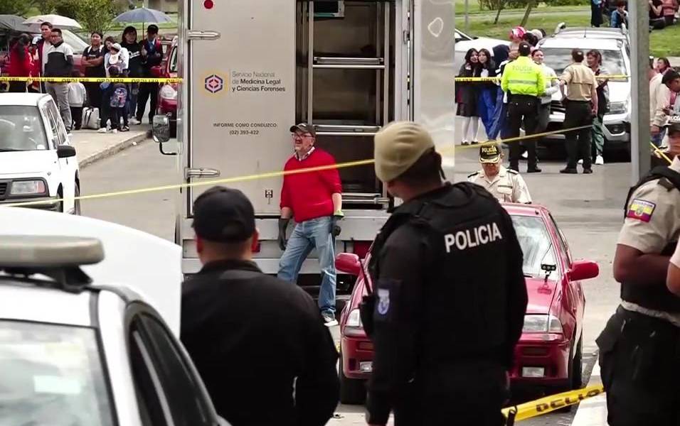 Cuenca: un hombre fue asesinado frente a un colegio