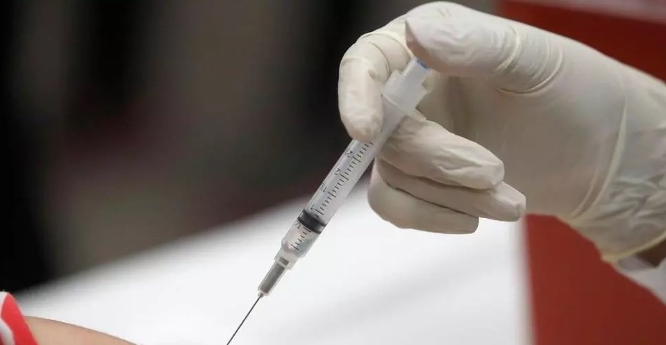Vacunas de prueba llegan el jueves a Perú con especialistas chinos