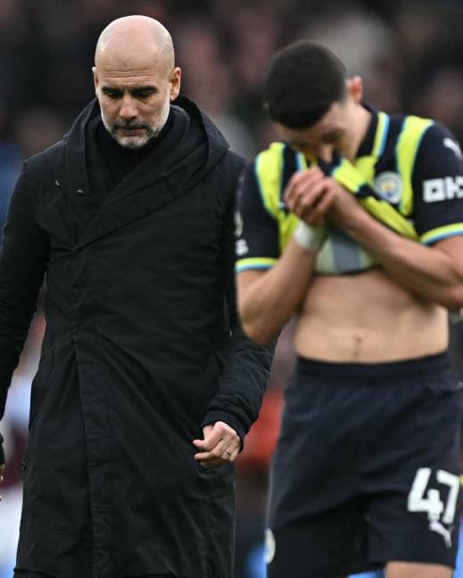 Pep Guardiola lamentando una nueva derrota.