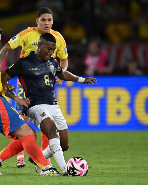 Carlos Gruezo jugó todo el segundo tiempo del partido entre Colombia y Ecuador.