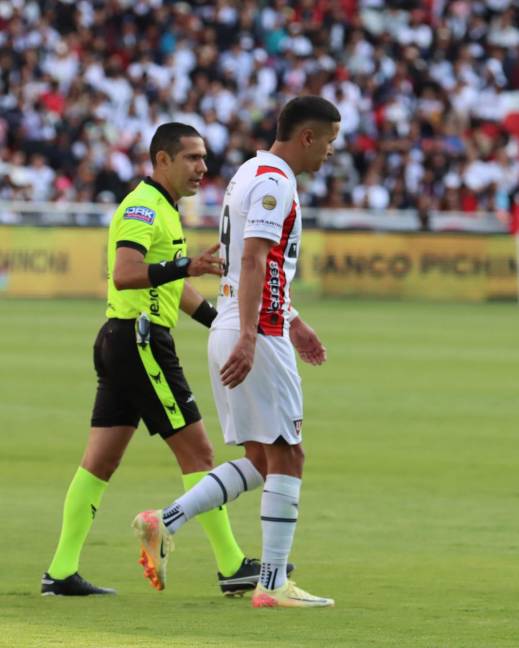 Alex Arce, delantero de Liga de Quito, en el partido contra Independiente del Valle