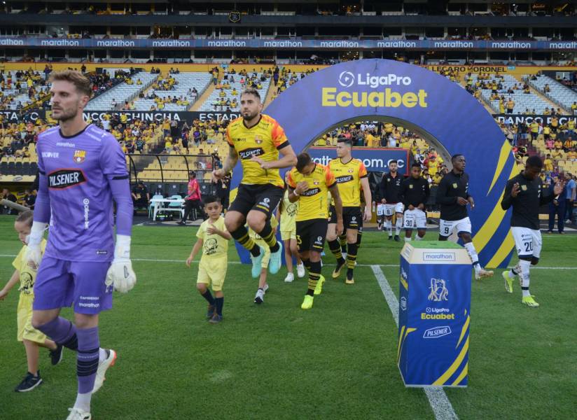 Javier Burrai seguirá en el banco de suplentes en el juego entre Barcelona SC y Deportivo Cuenca.