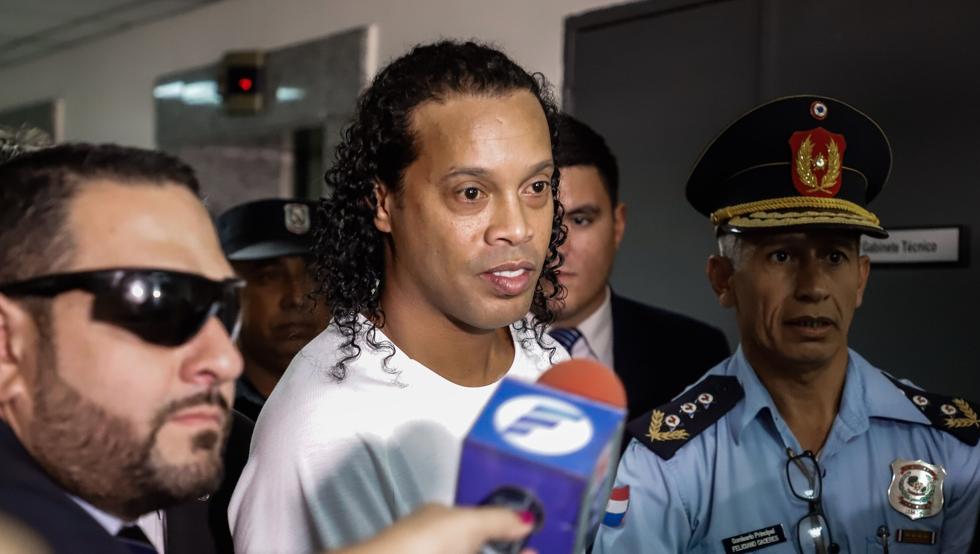 Ronaldinho conocerá este lunes si queda en libertad