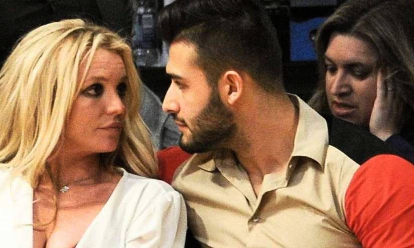 Imagen de archivo de Britney Spears y Sam Asghari. La pareja se casó hace más un año.
