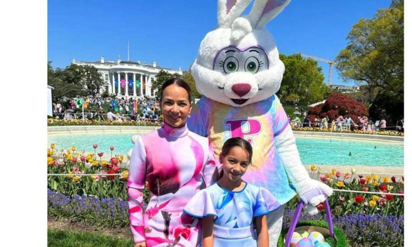 Imagen de Adamari junto a su pequeña hija en el evento pascual.