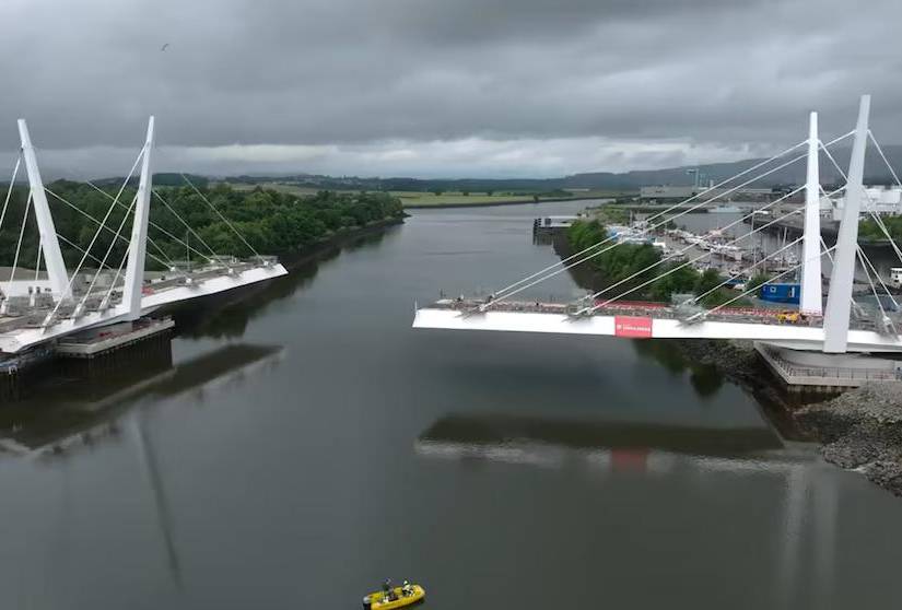 El puente facilita el acceso directo al aeropuerto de Glasgow, una mejora clave para la logística comercial y el turismo